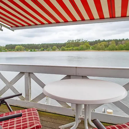 Bootshaus Am Mueritzarm Semesterbostad