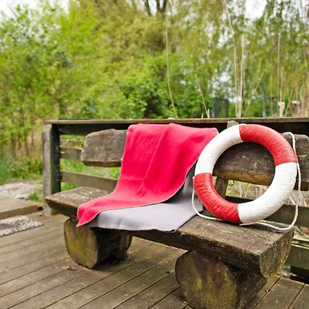 Bootshaus Am Mueritzarm Semesterbostad *