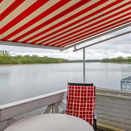 Bootshaus Am Mueritzarm * Vipperow